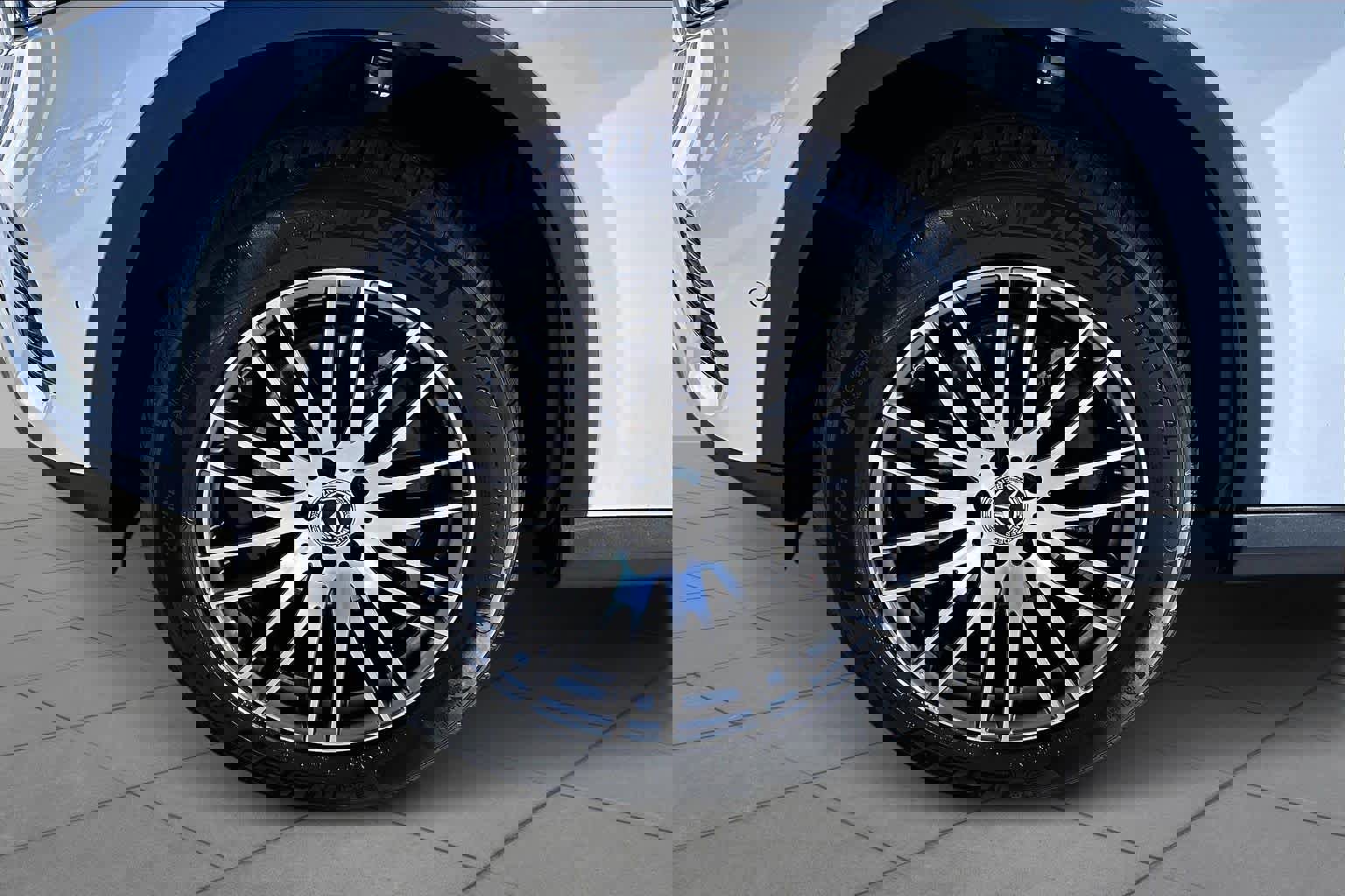 Certified 2025 Mercedes-Benz GLC 300 image 10