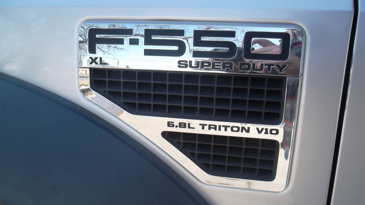 Used 2010 Ford F550 2WD Regular Cab Super Duty image 24