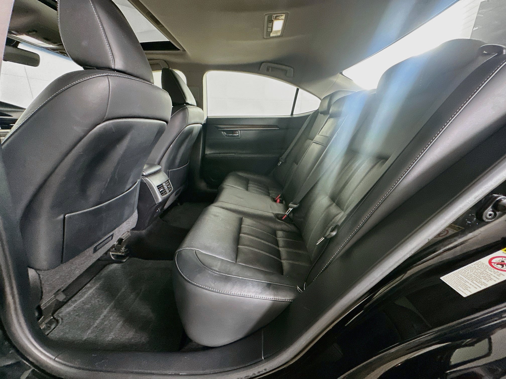 Used 2016 Lexus ES 350 w/ Luxury Package w/Wood Trim FWD image 29