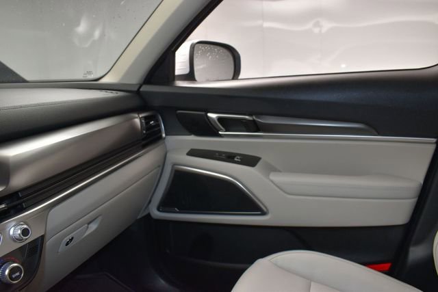 Certified 2025 Kia Telluride S FWD image 26