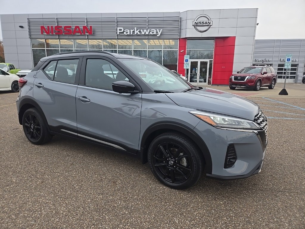 Used 2023 Nissan Kicks SR