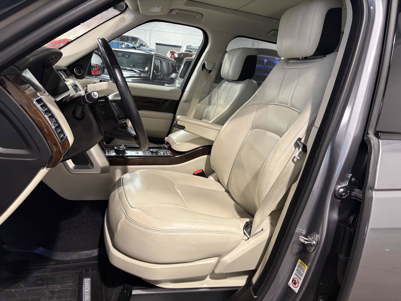 Used 2020 Land Rover Range Rover HSE AWD/4WD image 9