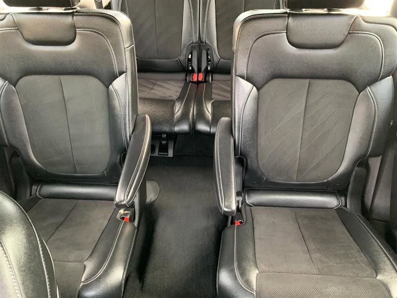 Used 2023 Jeep Grand Cherokee L Laredo image 14