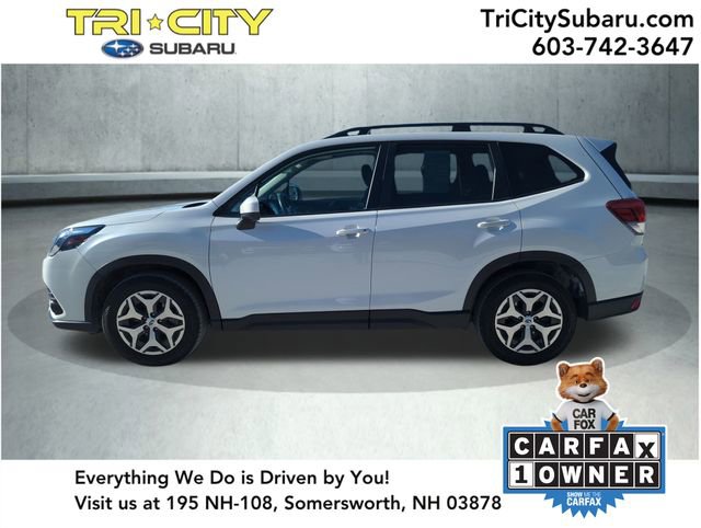 Used 2023 Subaru Forester Premium image 1