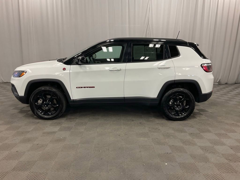 Used 2024 Jeep Compass Trailhawk image 16