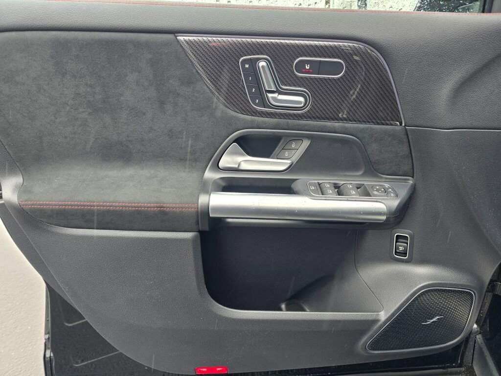 New 2026 Mercedes-Benz GLA 35 AMG 4MATIC image 36