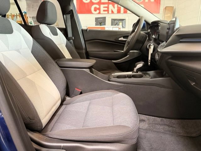 Used 2024 Chevrolet Trax LS w/ LS Convenience Package FWD image 26