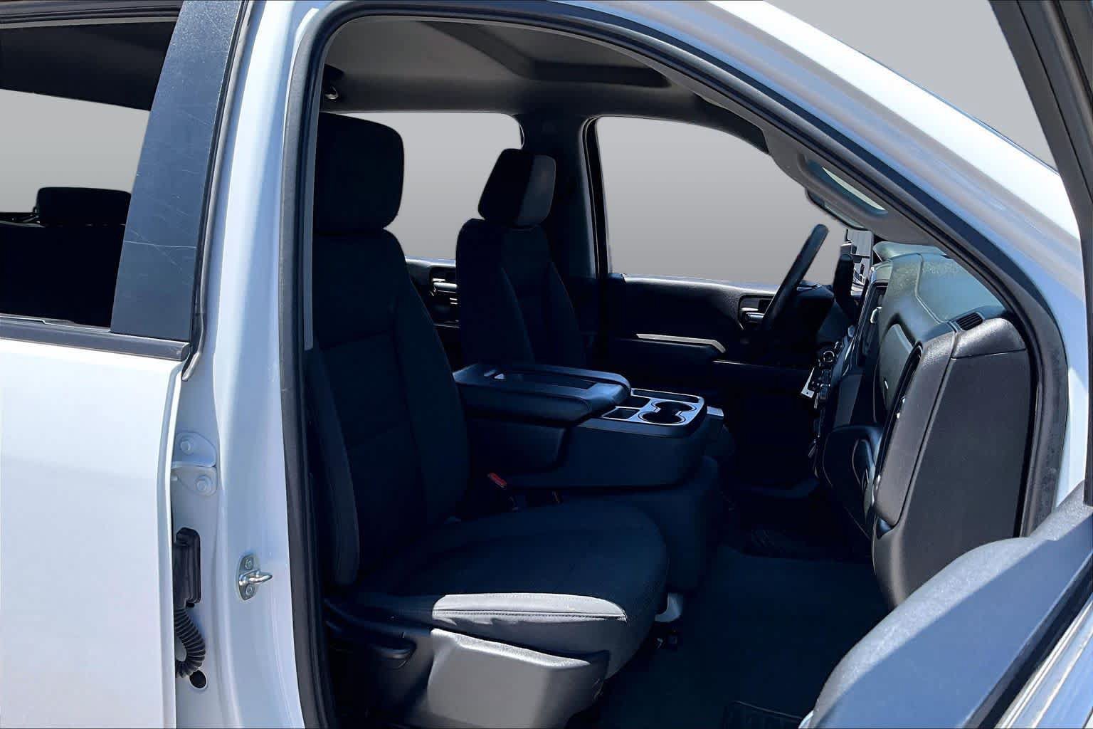 Used 2021 Chevrolet Silverado 2500 Custom w/ Custom Value Package AWD/4WD image 9