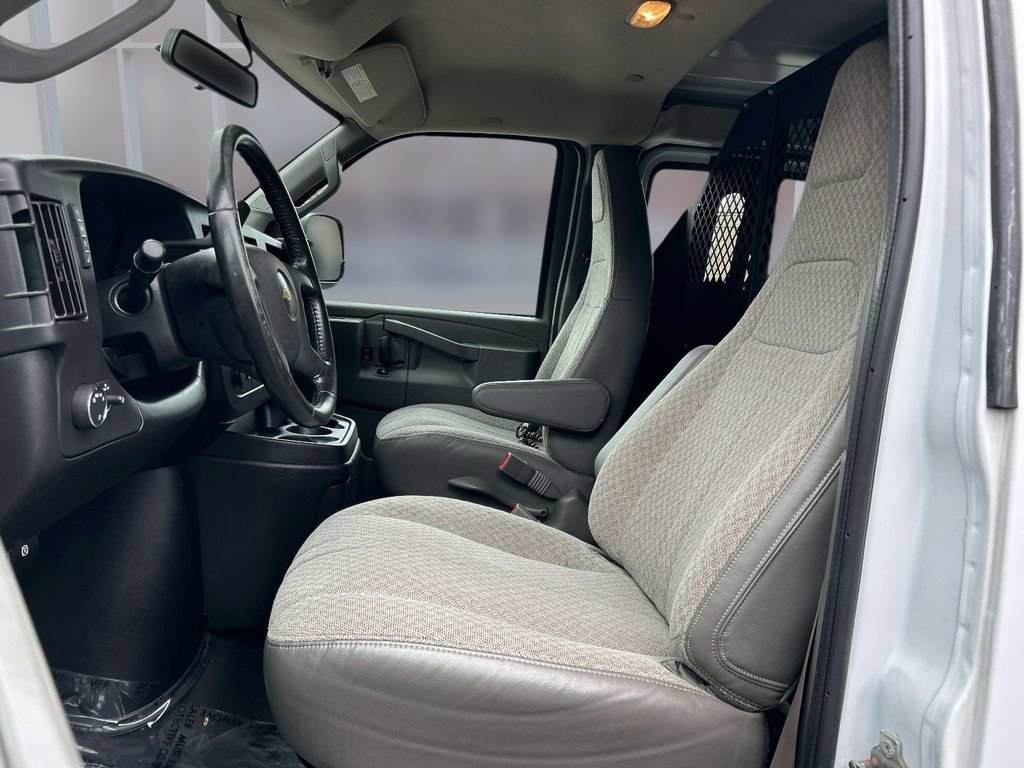 Used 2021 Chevrolet Express 2500 w/ Communications Package RWD image 16