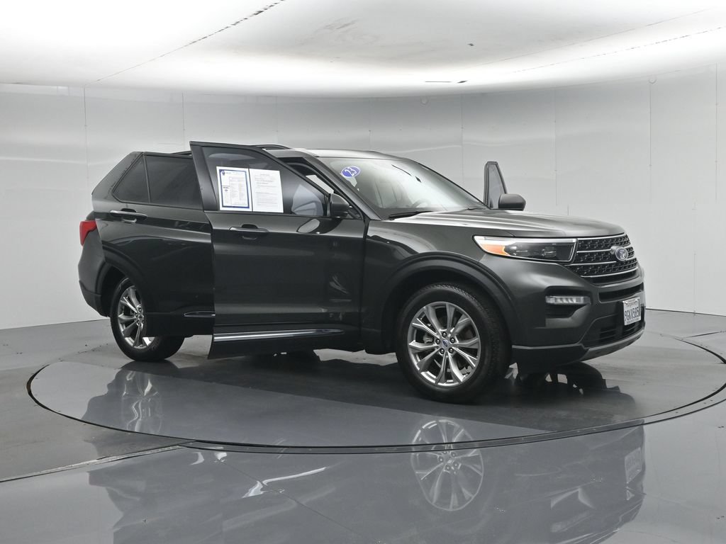 Certified 2023 Ford Explorer XLT w/ Equipment Group 202A AWD/4WD image 37