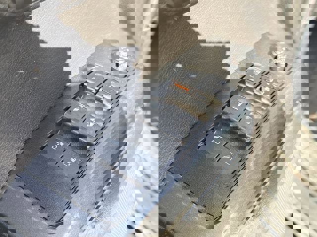 Used 2023 Toyota Tacoma SR image 29