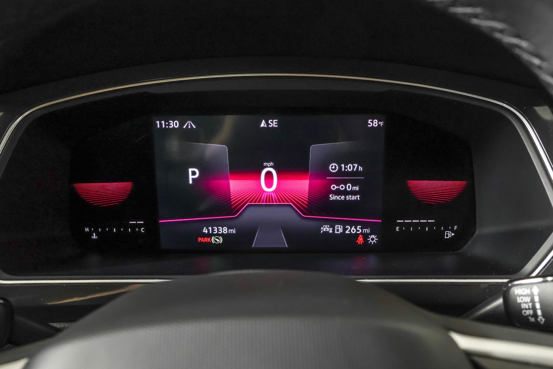 Used 2022 Volkswagen Tiguan SE R-Line image 26