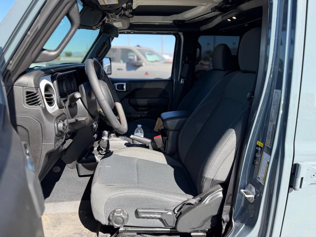 Used 2025 Jeep Wrangler Unlimited Sport AWD/4WD image 5