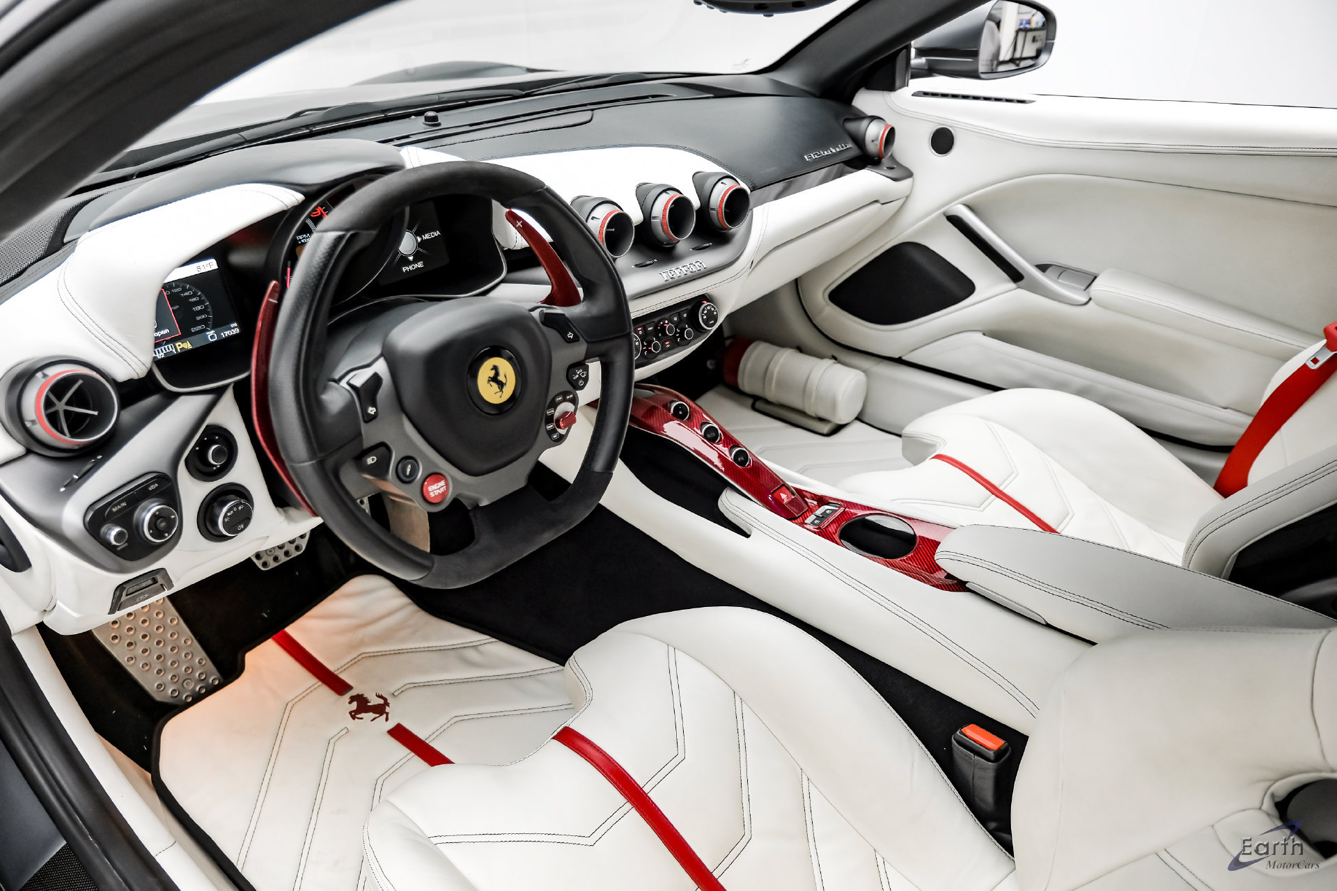 Used 2014 Ferrari F12 Berlinetta RWD image 2