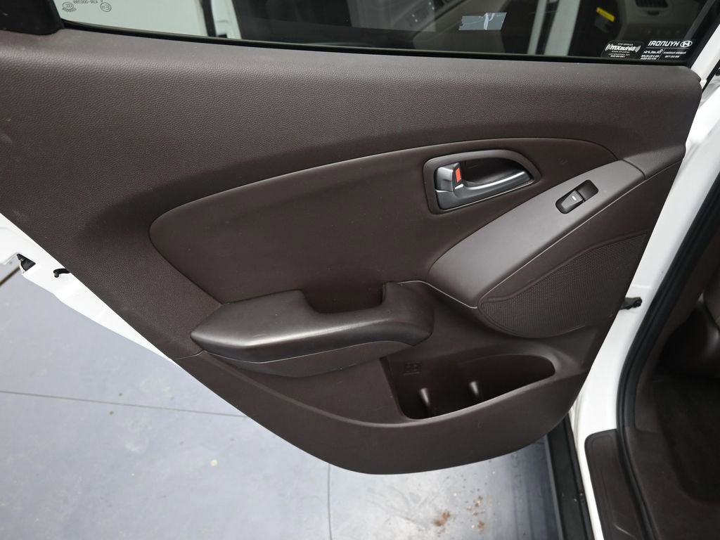 Used 2015 Hyundai Tucson SE AWD/4WD image 24