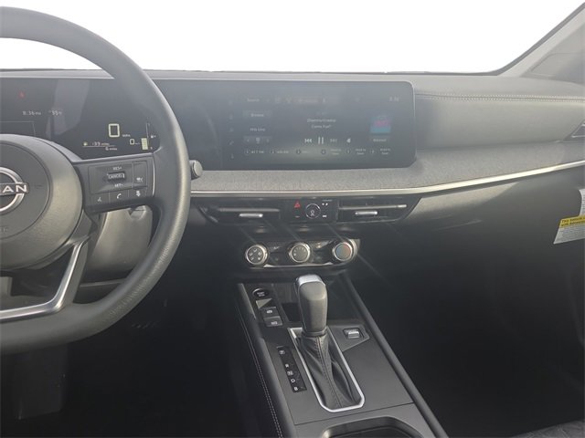 New 2025 Nissan Kicks SV image 11