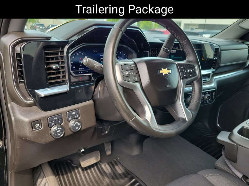 Used 2024 Chevrolet Silverado 1500 LT AWD/4WD image 9