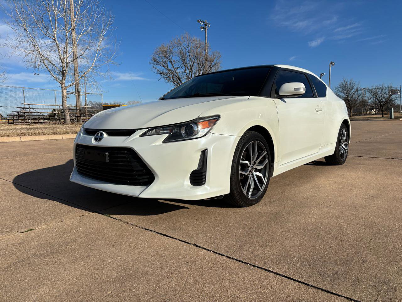 Used 2016 Scion tC FWD image 4