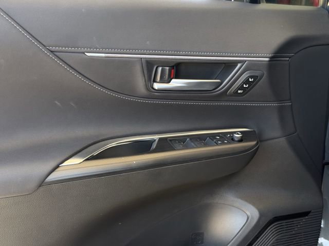 Used 2021 Toyota Venza Limited AWD/4WD image 24
