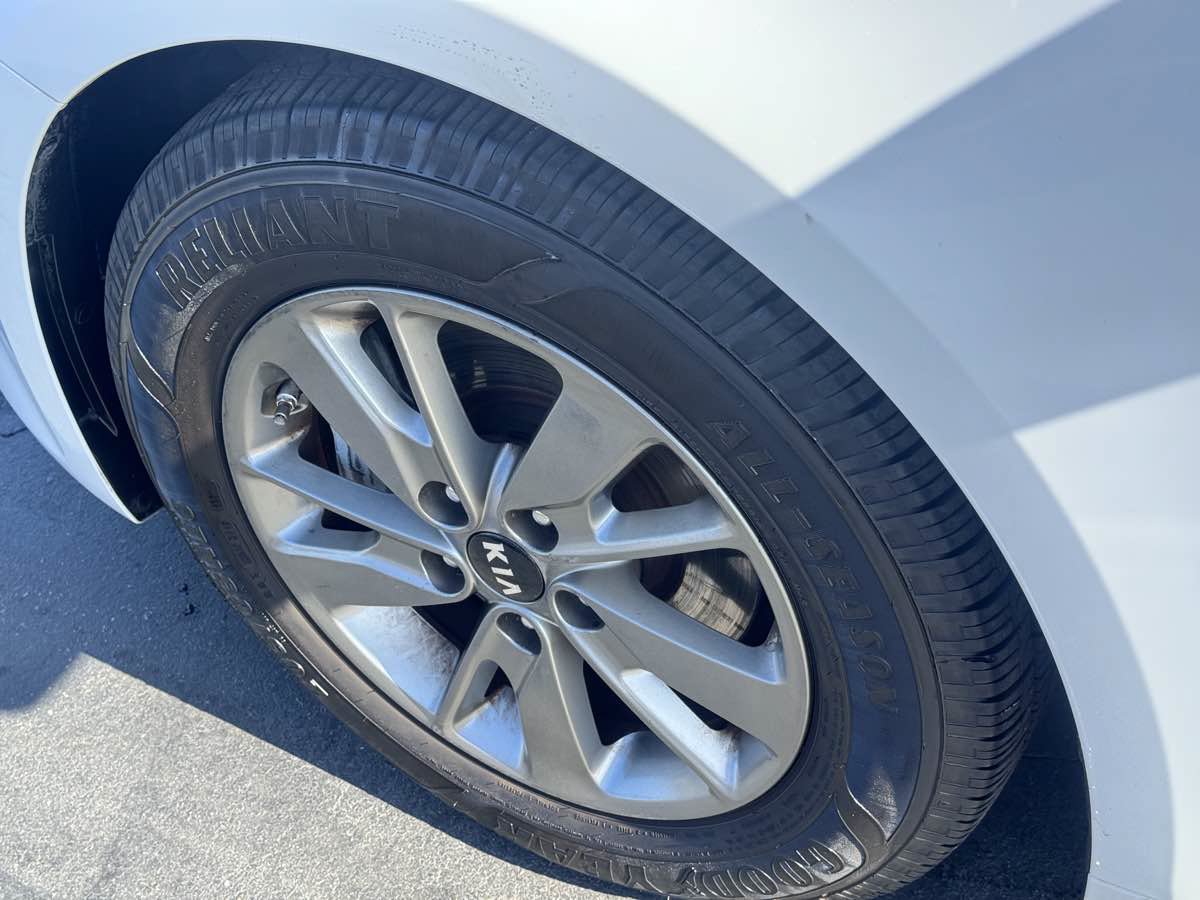 Used 2016 Kia Optima LX FWD image 23