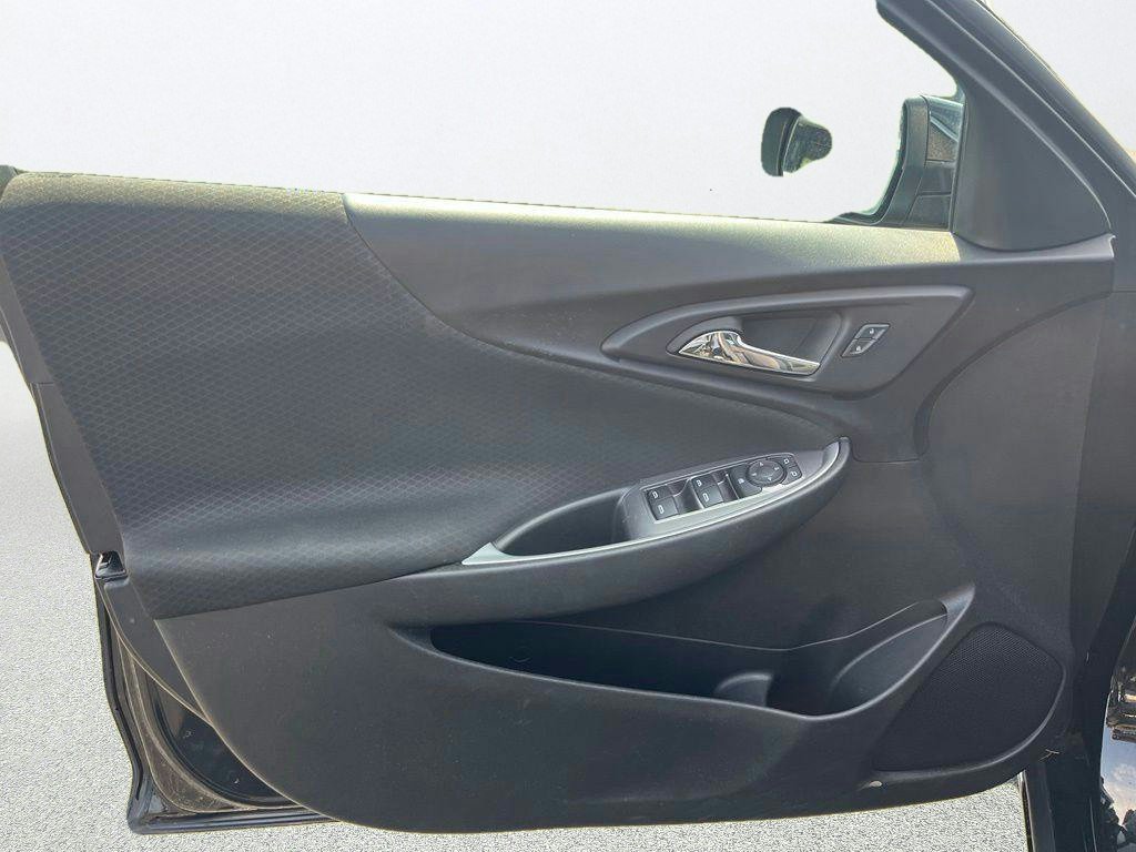 Used 2024 Chevrolet Malibu LT FWD image 9