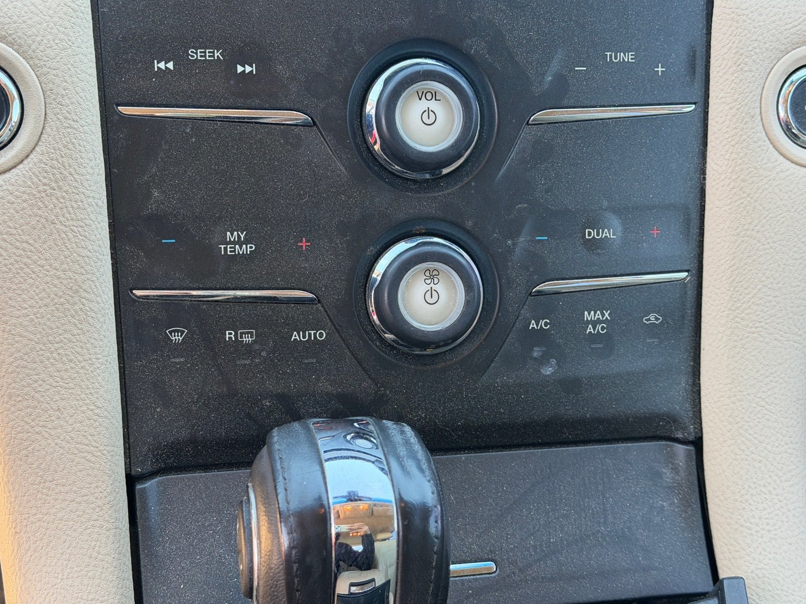 Used 2013 Ford Taurus SEL FWD image 9