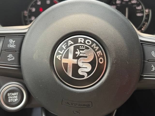 Used 2023 Alfa Romeo Stelvio Veloce AWD/4WD image 26