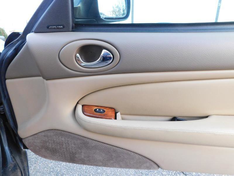 Used 2002 Jaguar XK8 Convertible RWD image 13