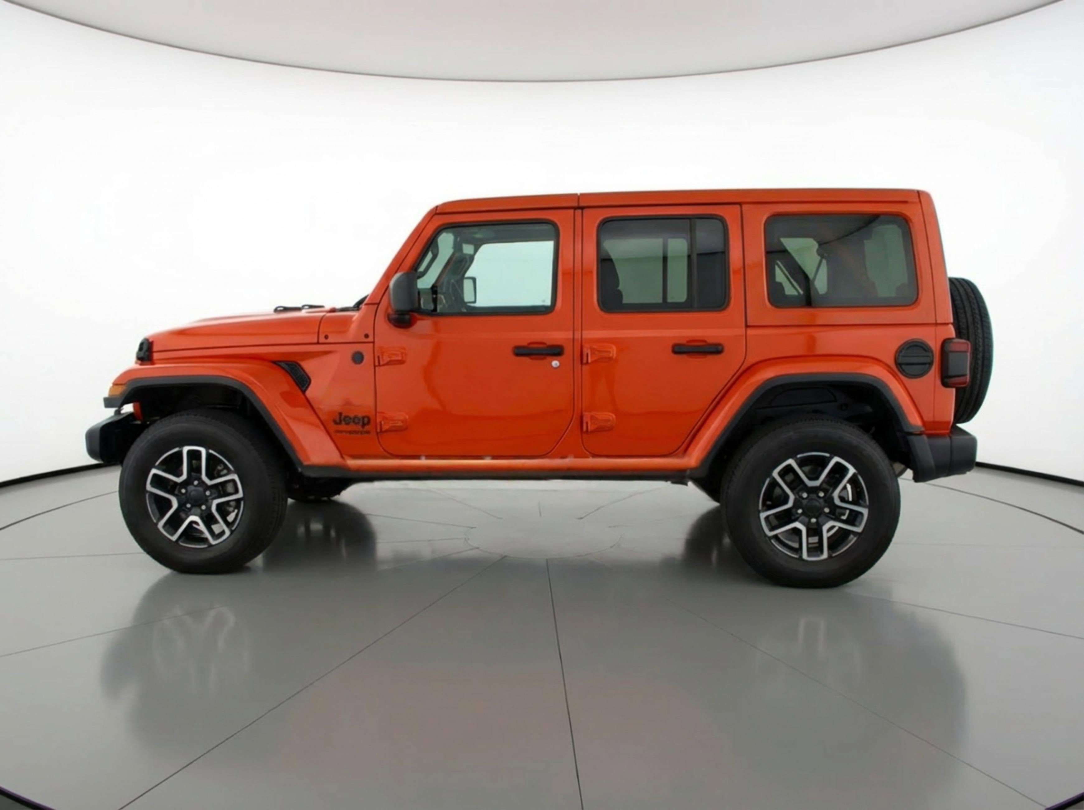 Used 2025 Jeep Wrangler Sahara image 5