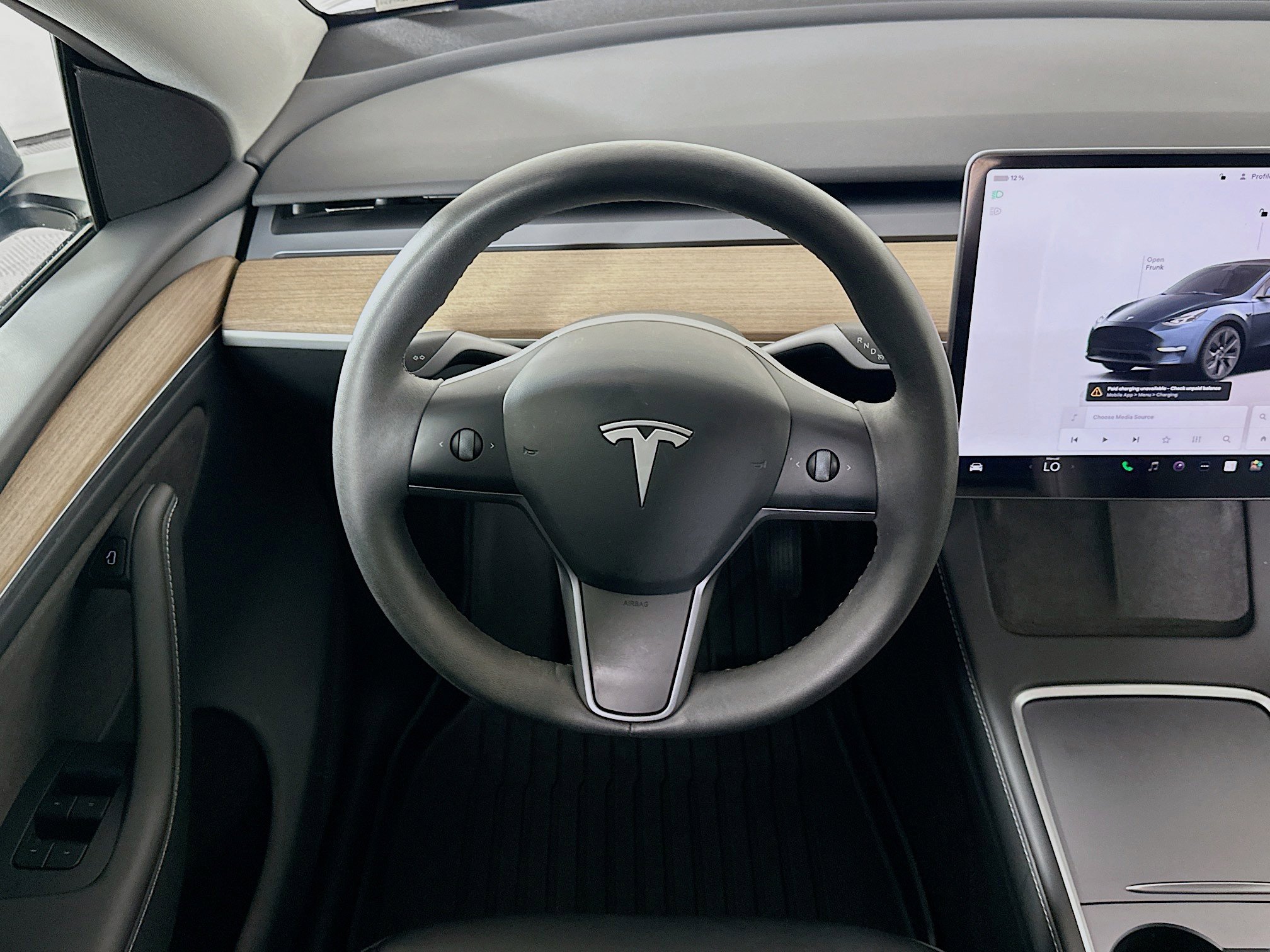 Used 2025 Tesla Model Y Long Range AWD/4WD image 16