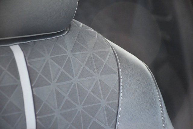 Used 2025 Toyota Highlander XLE image 31