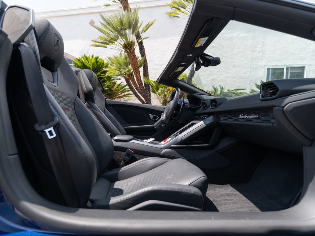 Used 2023 Lamborghini Huracan EVO RWD image 8