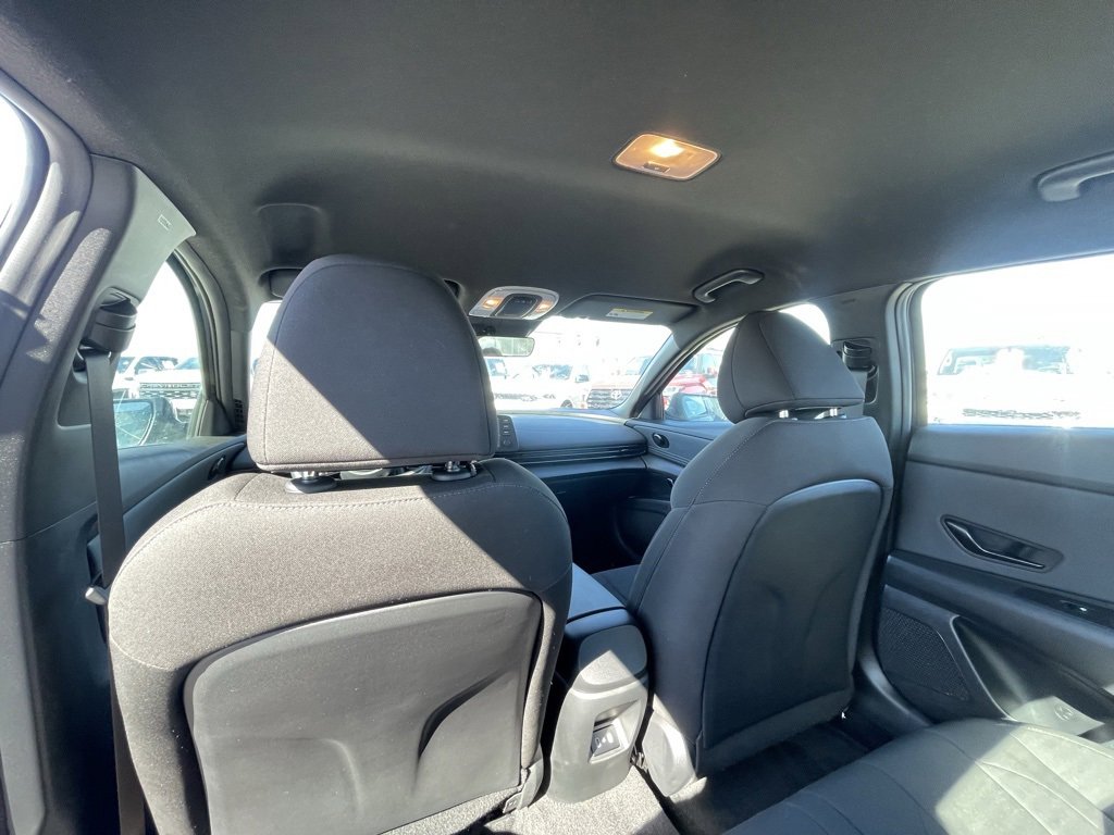 Used 2025 Hyundai Elantra Sport image 23