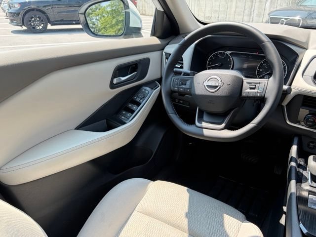 Certified 2025 Nissan Rogue SV AWD/4WD image 33