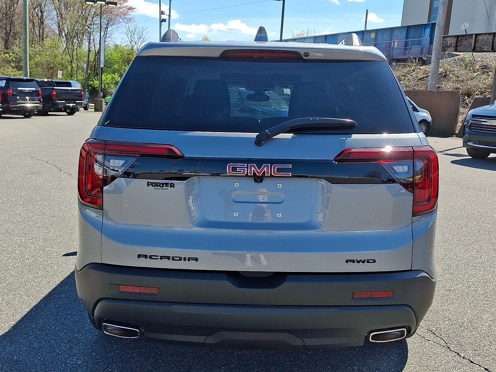Used 2023 GMC Acadia SLT w/ Elevation Edition image 5