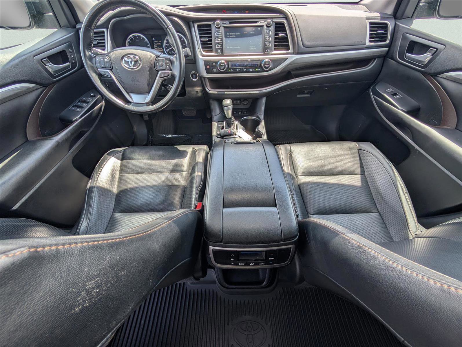 Used 2017 Toyota Highlander Limited AWD/4WD image 25