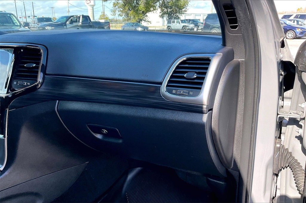 Used 2021 Jeep Grand Cherokee Laredo X image 22