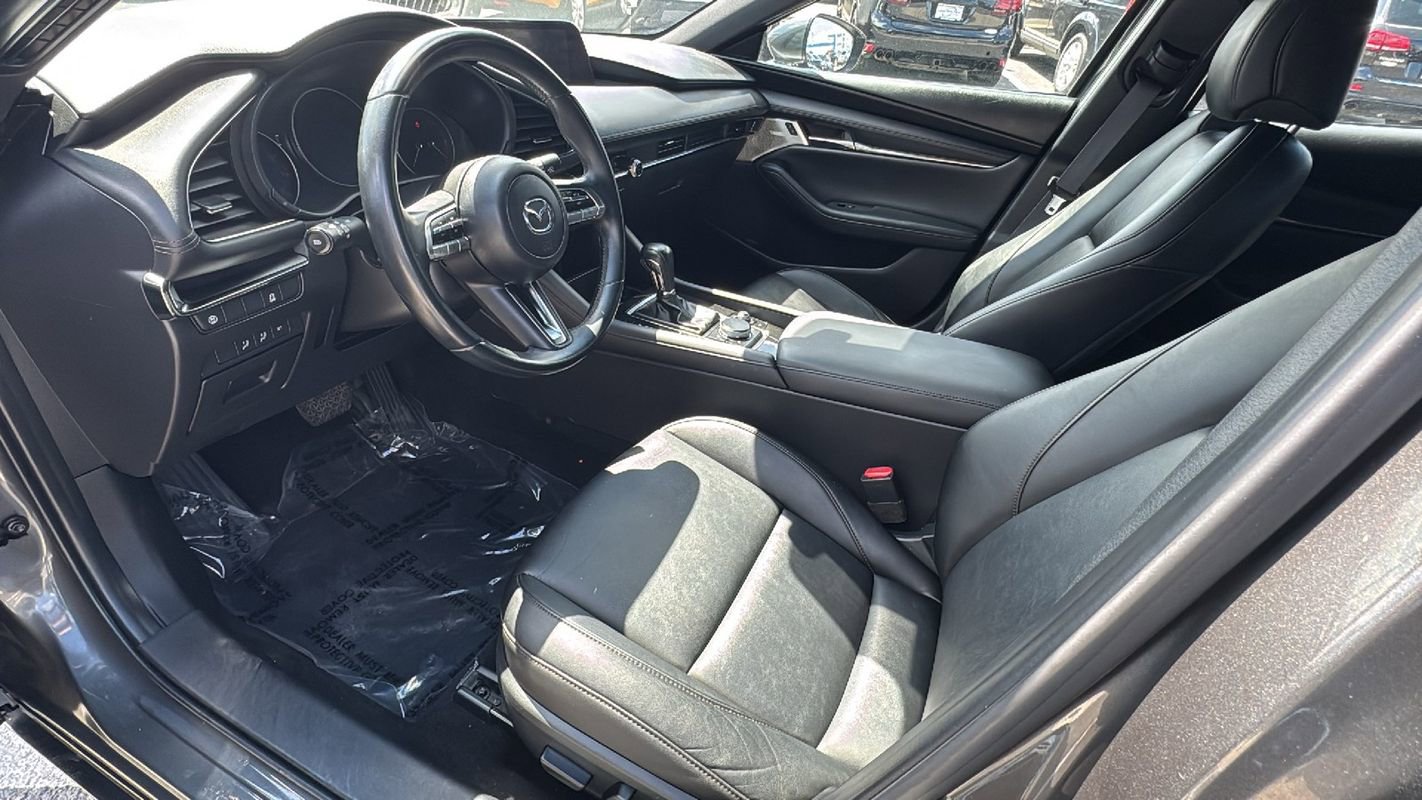 Used 2019 MAZDA MAZDA3 AWD Hatchback w/ Preferred Pkg image 9