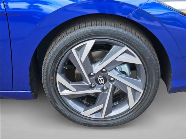 New 2026 Hyundai Elantra Limited FWD image 9