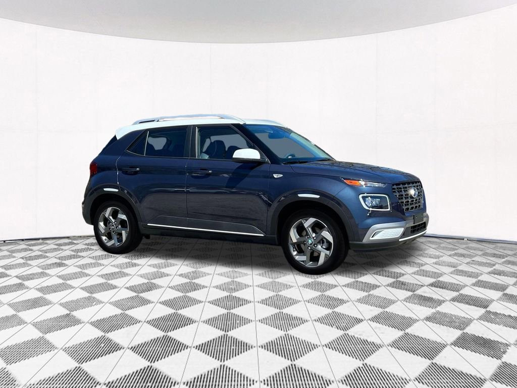 New 2025 Hyundai Venue Limited image 16