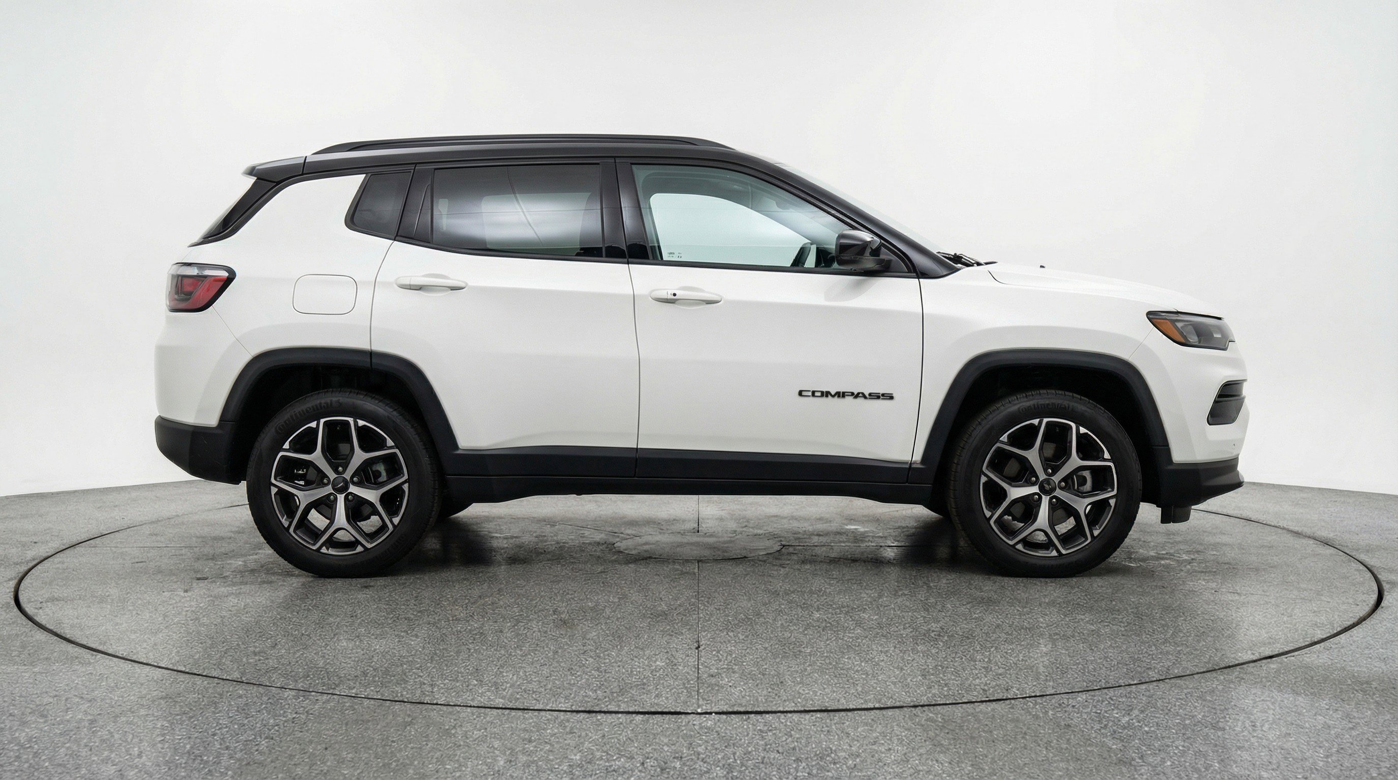 Used 2025 Jeep Compass Limited AWD/4WD image 11