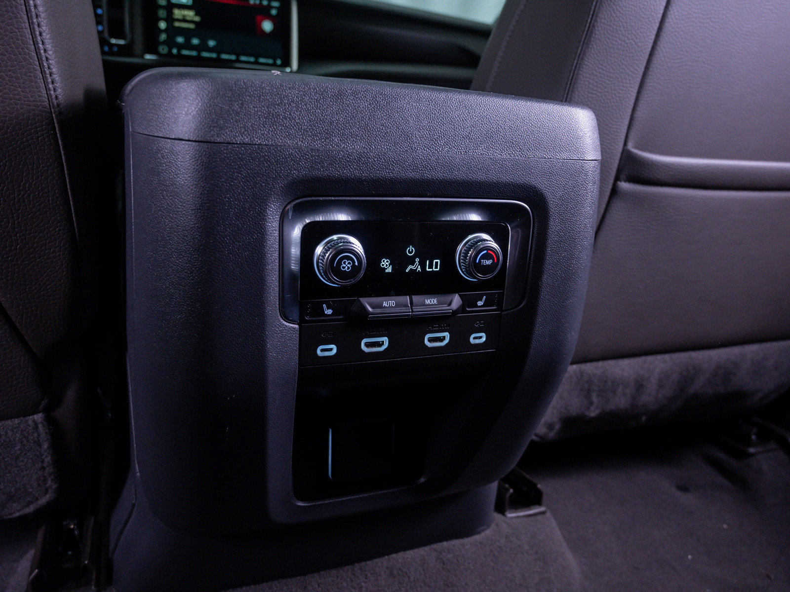 Used 2023 GMC Yukon Denali w/ Denali Reserve Package AWD/4WD image 18
