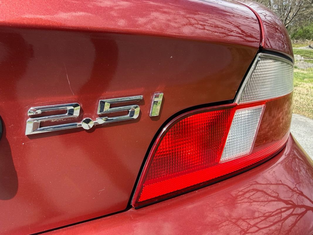 Used 2002 BMW Z3 2.5i image 34