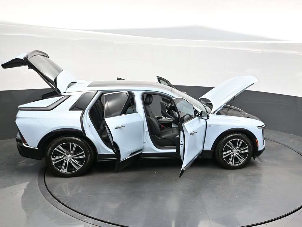 Certified 2024 Cadillac Lyriq Luxury AWD/4WD image 36