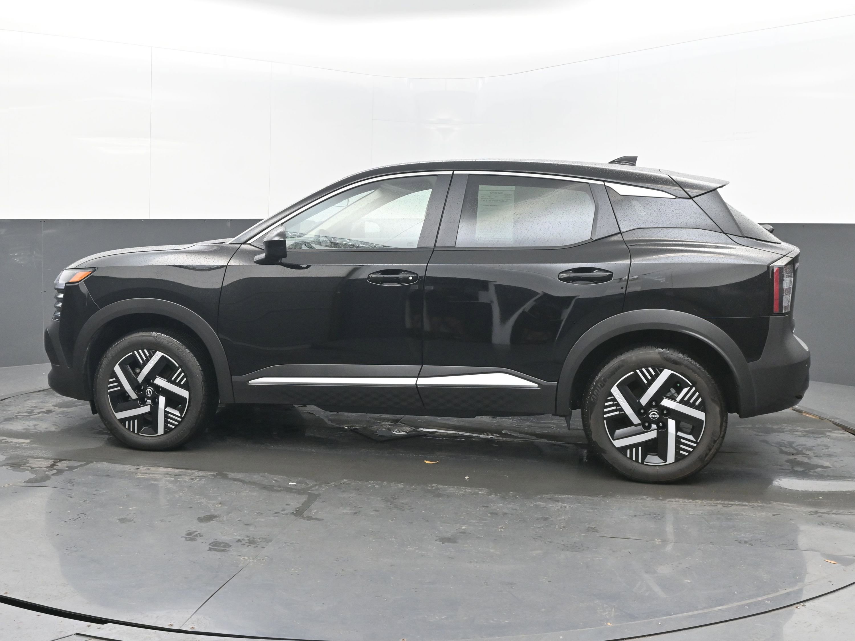 Certified 2025 Nissan Kicks SV image 5