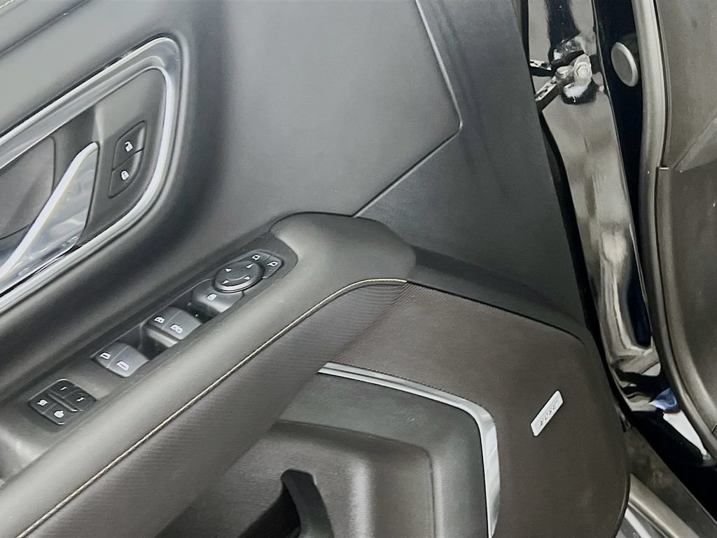 Certified 2024 GMC Yukon SLT w/ LPO, Floor Liner Package AWD/4WD image 16