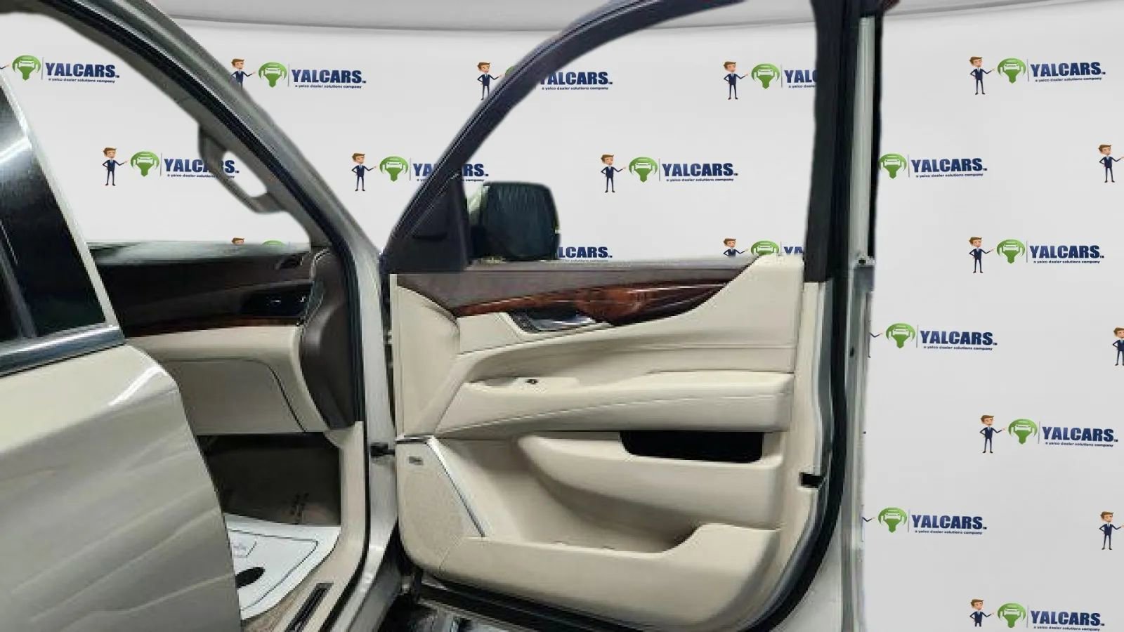 Used 2015 Cadillac Escalade Premium image 12