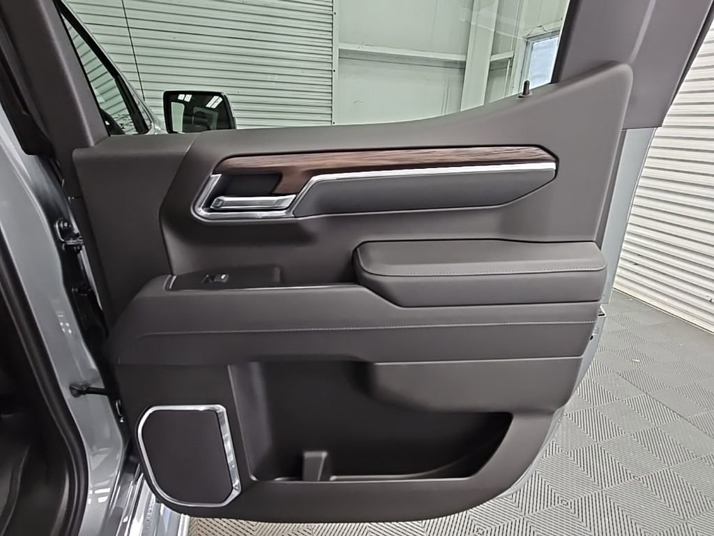 New 2026 GMC Sierra 1500 SLT w/ SLT Premium Plus Package image 40