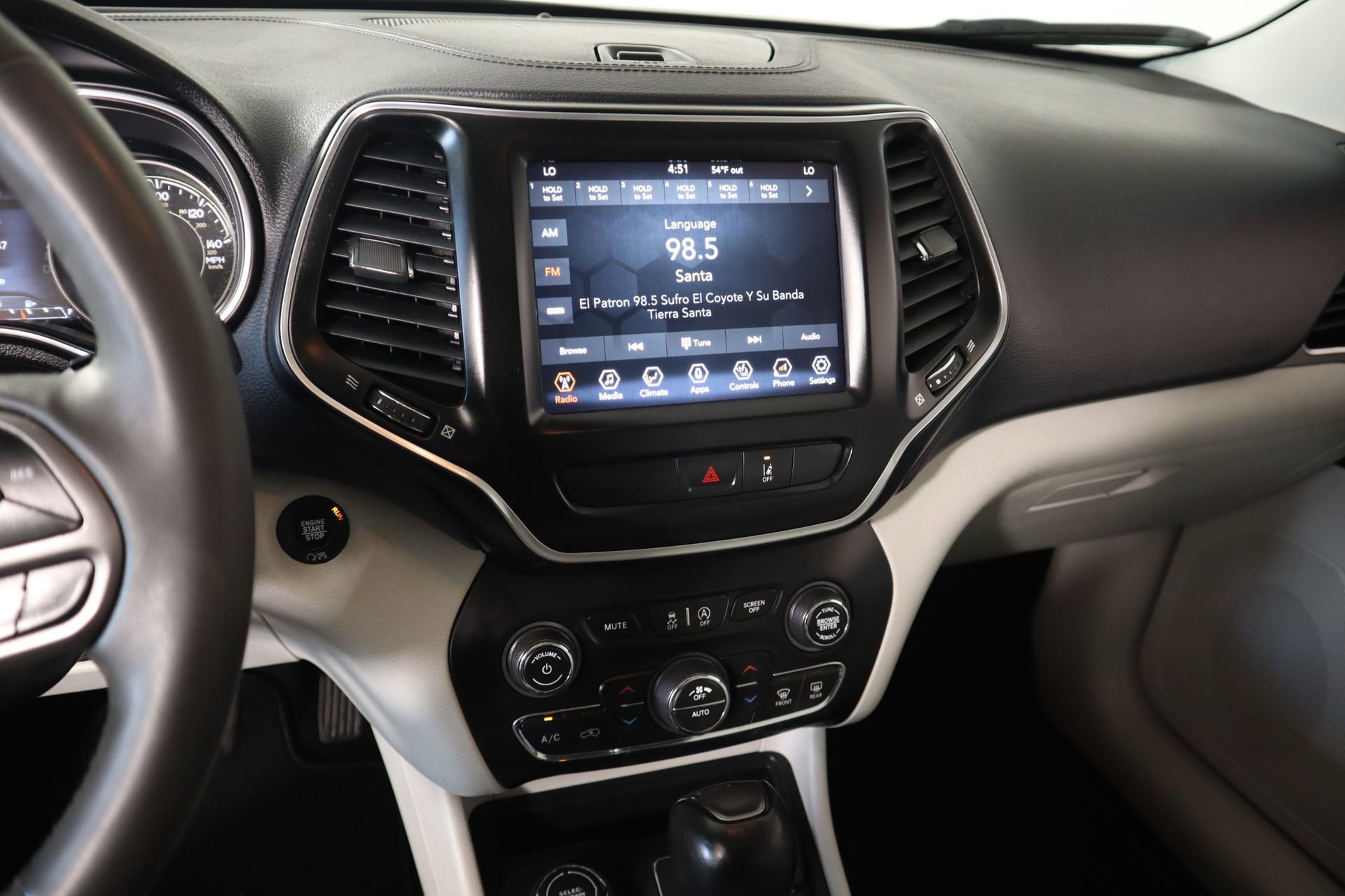 Used 2022 Jeep Cherokee Latitude Lux w/ Sun & Sound Group image 5