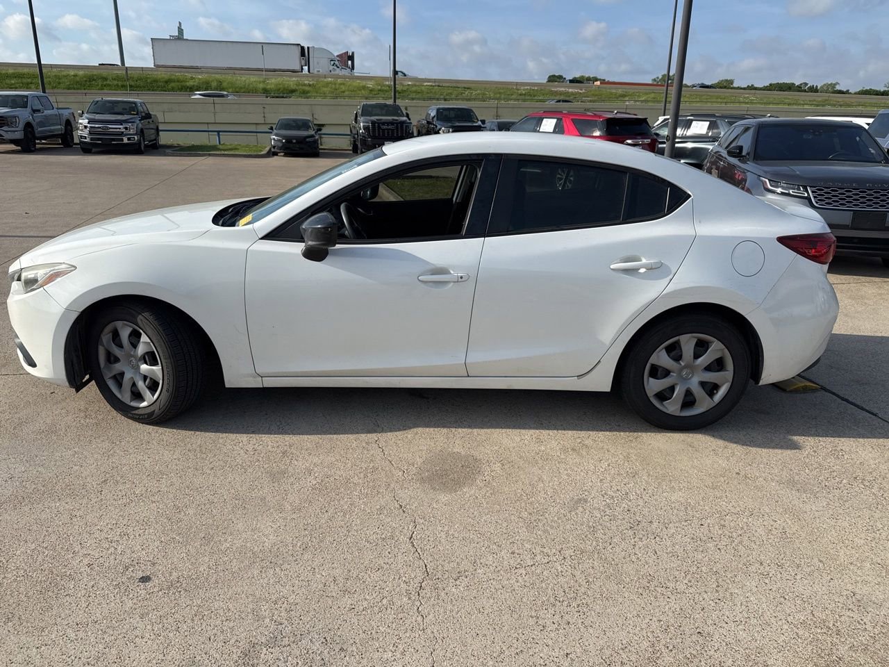 Used 2014 MAZDA MAZDA3 i SV image 3